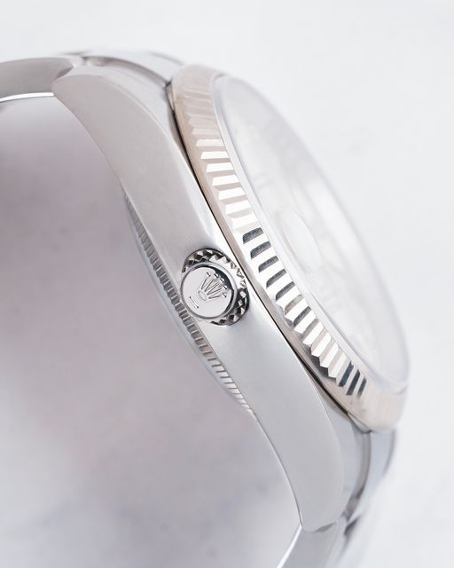 Rolex Oyster Perpetual Date 115234 Image 2